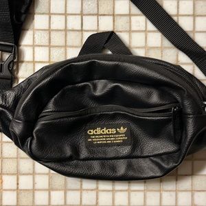 Adidas Fanny pack black/gold